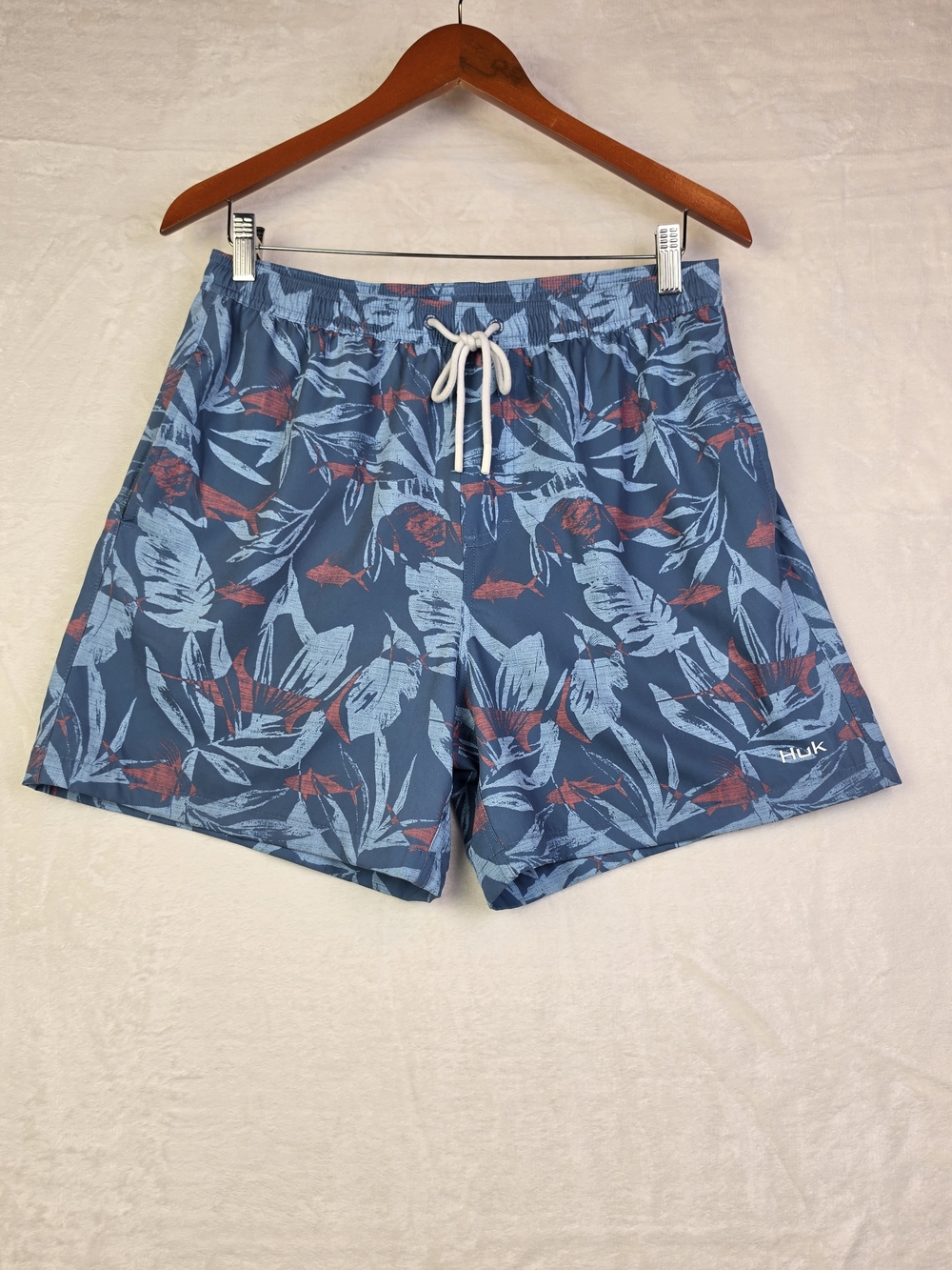 Huk Pursuit Volley Swim Shorts Mens‎ Medium Blue Red Floral Trunks